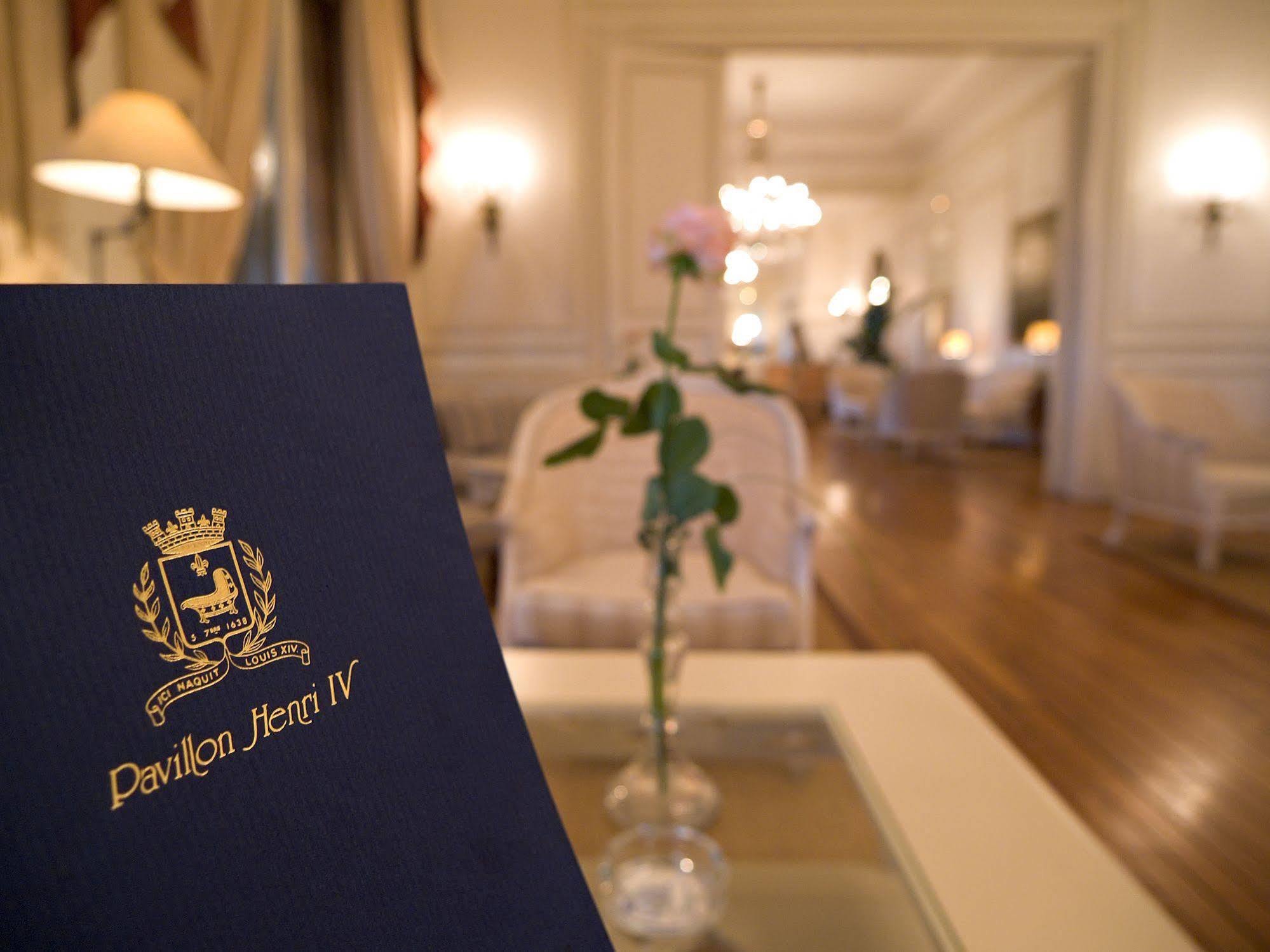 Pavillon Henri IV Hotel Restaurant Gastronomique Terrasse Saint-Germain-en-Laye Exteriör bild